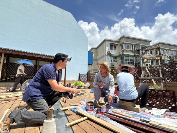 股票怎么开户 新民晚报记者实地探访：烈日下，一场校园“变形记”在悄悄上演